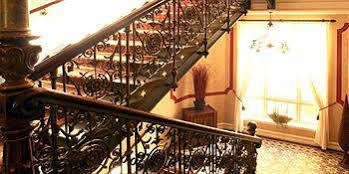 Royal 3*